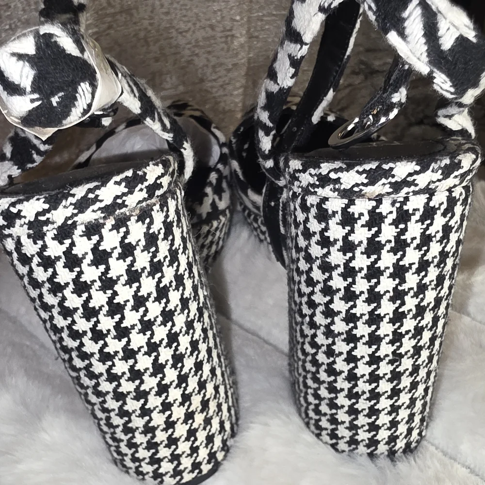 New York & Company Houndstooth Platform Heels - Picture 6 of 11